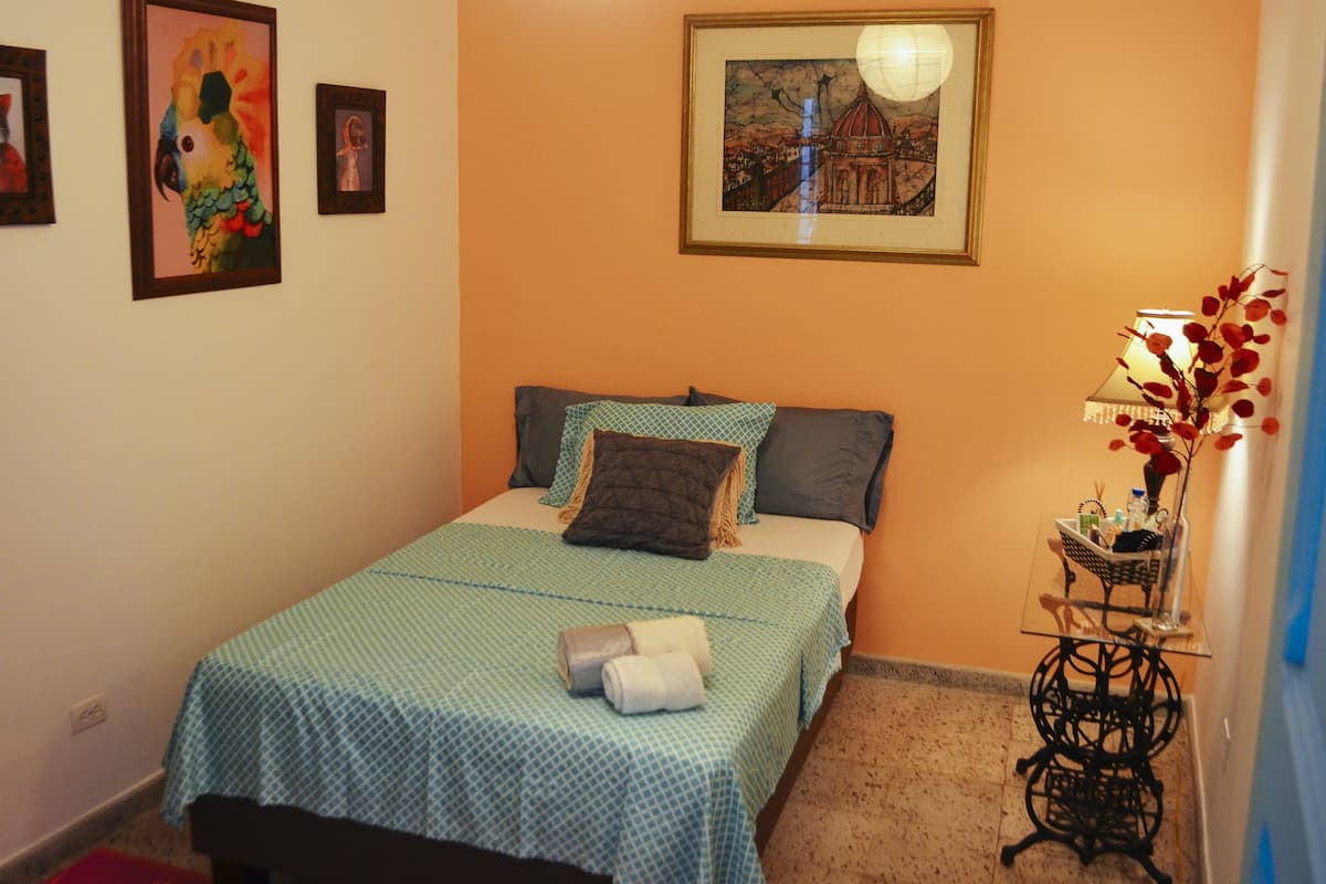 1 habitación, minibar, decoración personalizada y muebles diferentes