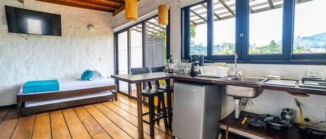 1 bedroom, in-room safe, iron/ironing board, free WiFi