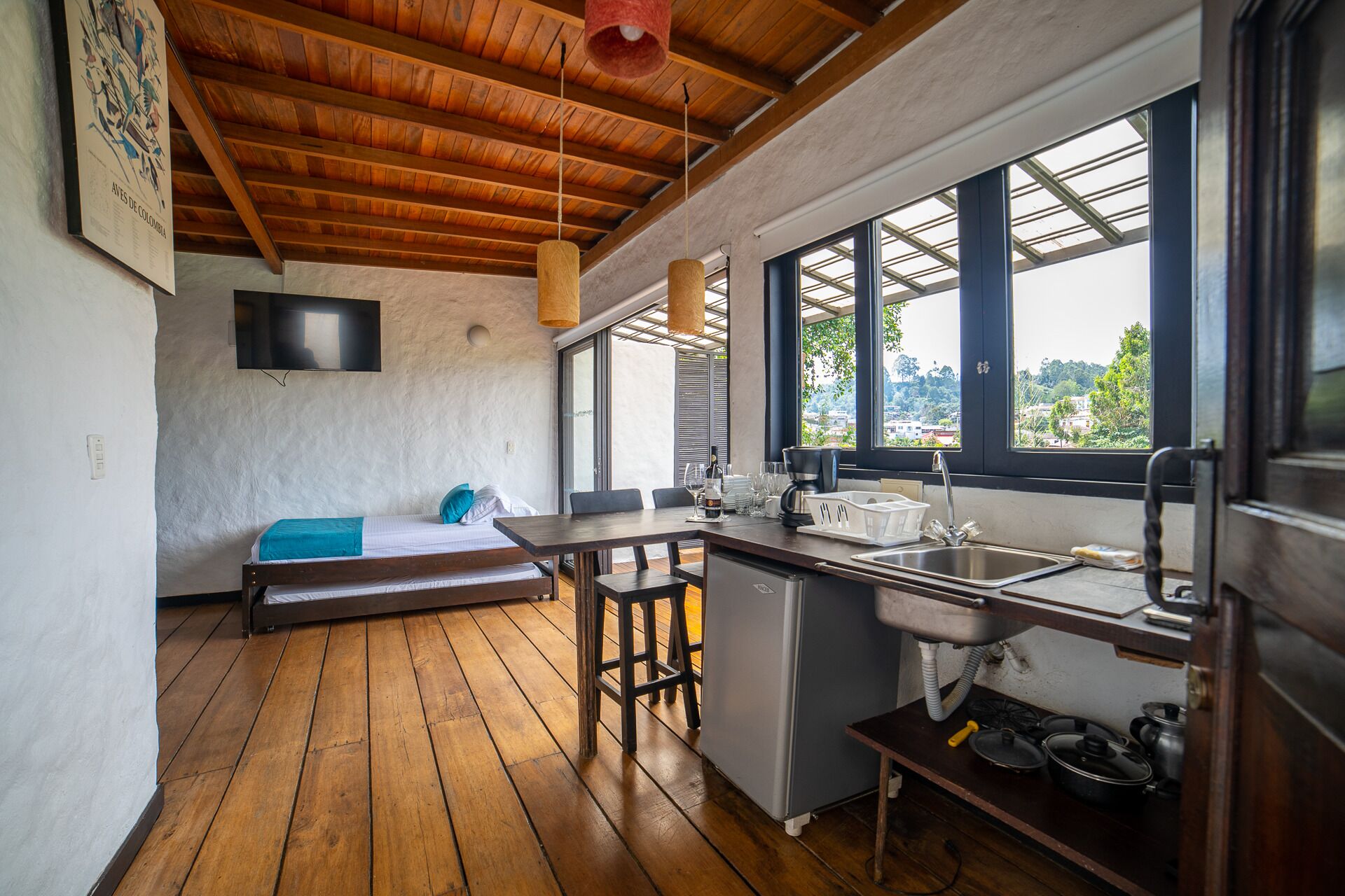 fridge, microwave, coffee/tea maker