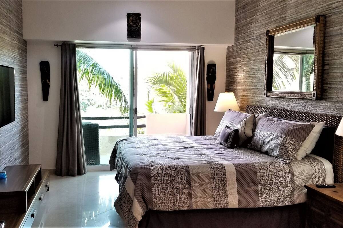 Premium Condo, 2 Bedrooms, Kitchen, Lagoon View