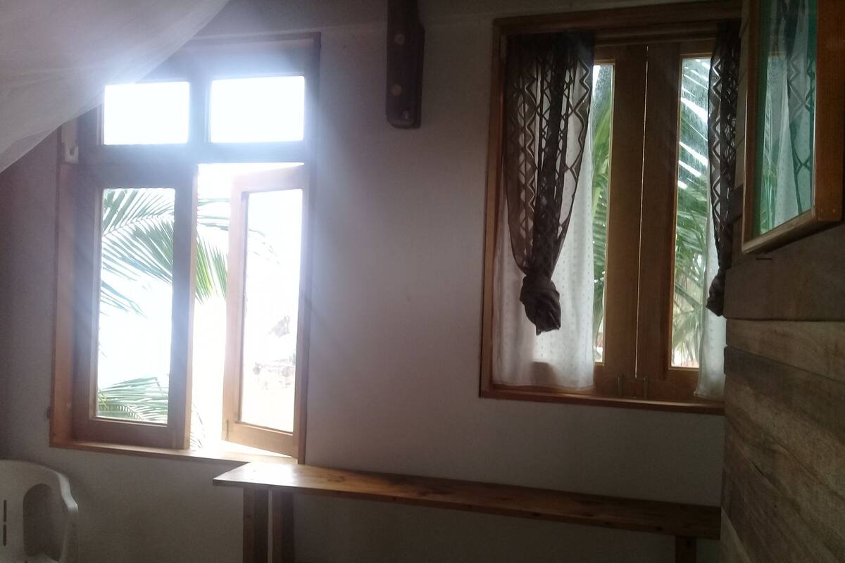 Standard Room, 1 Double Bed, Oceanfront | In-room safe, desk, free WiFi