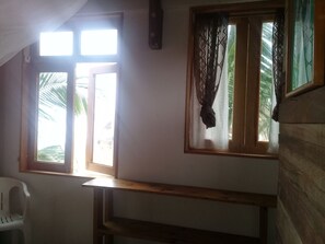 Standard Room, 1 Double Bed, Oceanfront | In-room safe, desk, free WiFi - Cafe Maya - Casa Acalli Restaurant & Hotel (San Pedro Pochutla)