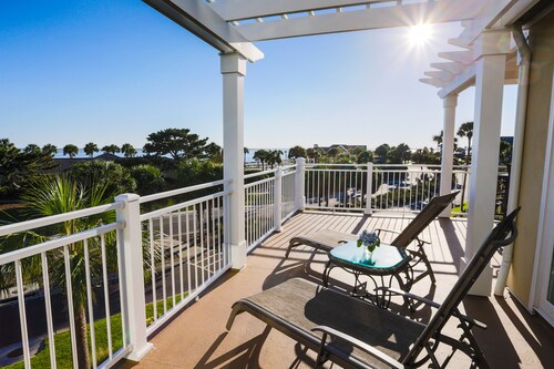 Exquisite Atrium Villa with Unequalled Ocean View -Amenity Card Included