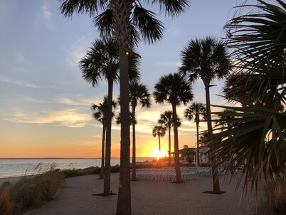 Exquisite Atrium Villa with Unequalled Ocean View -Amenity Card Included