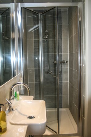 Double Room | Bathroom | Hair dryer, towels
