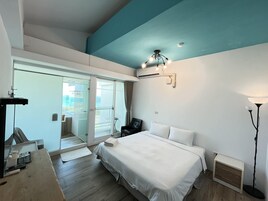 Blackout curtains, soundproofing, free WiFi, bed sheets