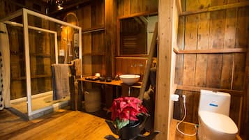 Khmer Villa | Bathroom | Shower, free toiletries, hair dryer, slippers