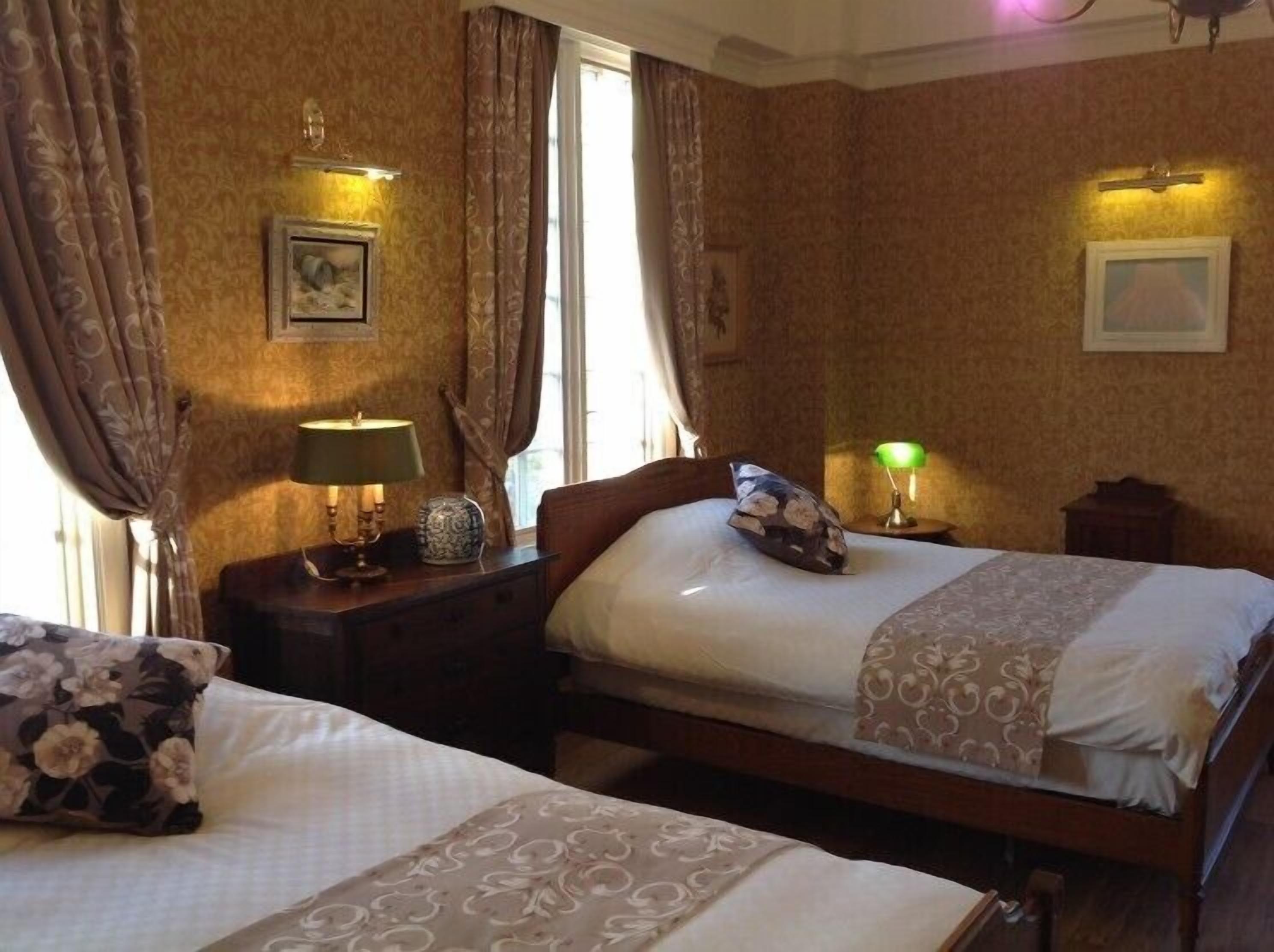 Classic Twin Room (No.10 Ivy) | Desk, blackout drapes, rollaway beds, free WiFi