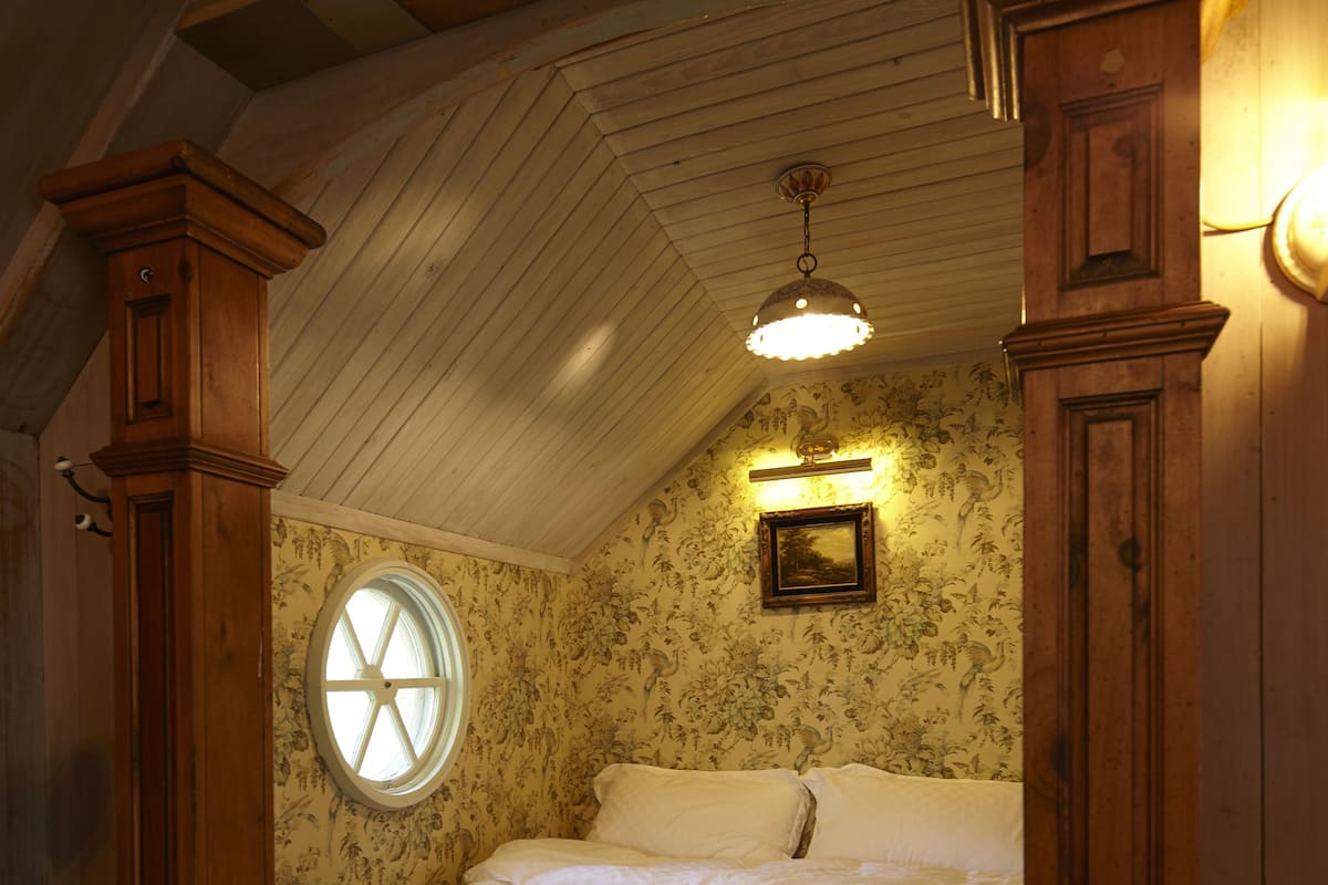 Decoración personalizada, muebles diferentes y escritorio