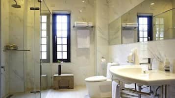 Classic Double Room | Bathroom shower