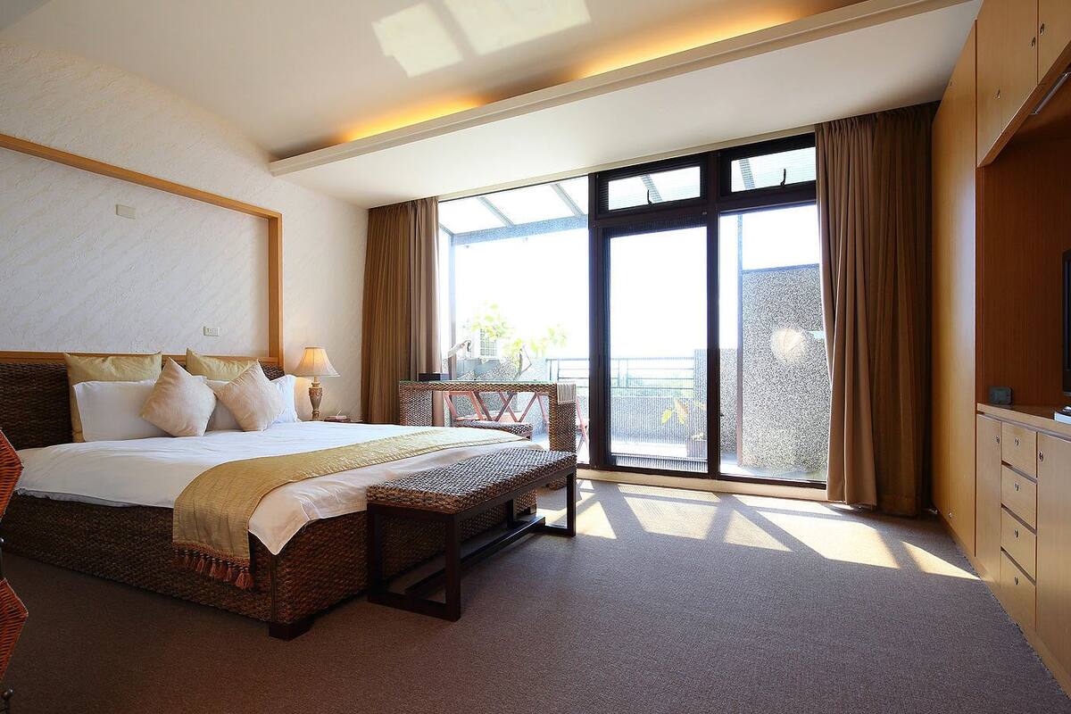 Desk, blackout curtains, rollaway beds, free WiFi