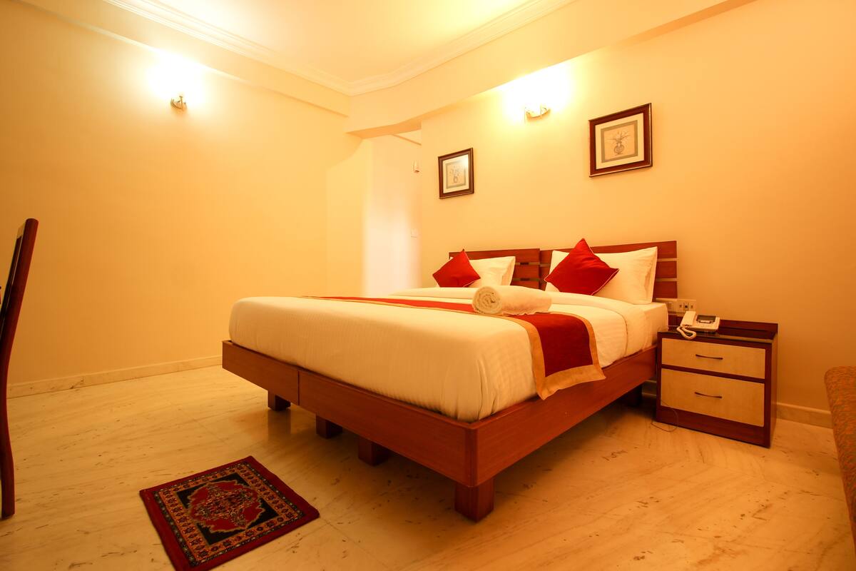 standard double or twin room, 1 double bed, private bathroom | free wifi