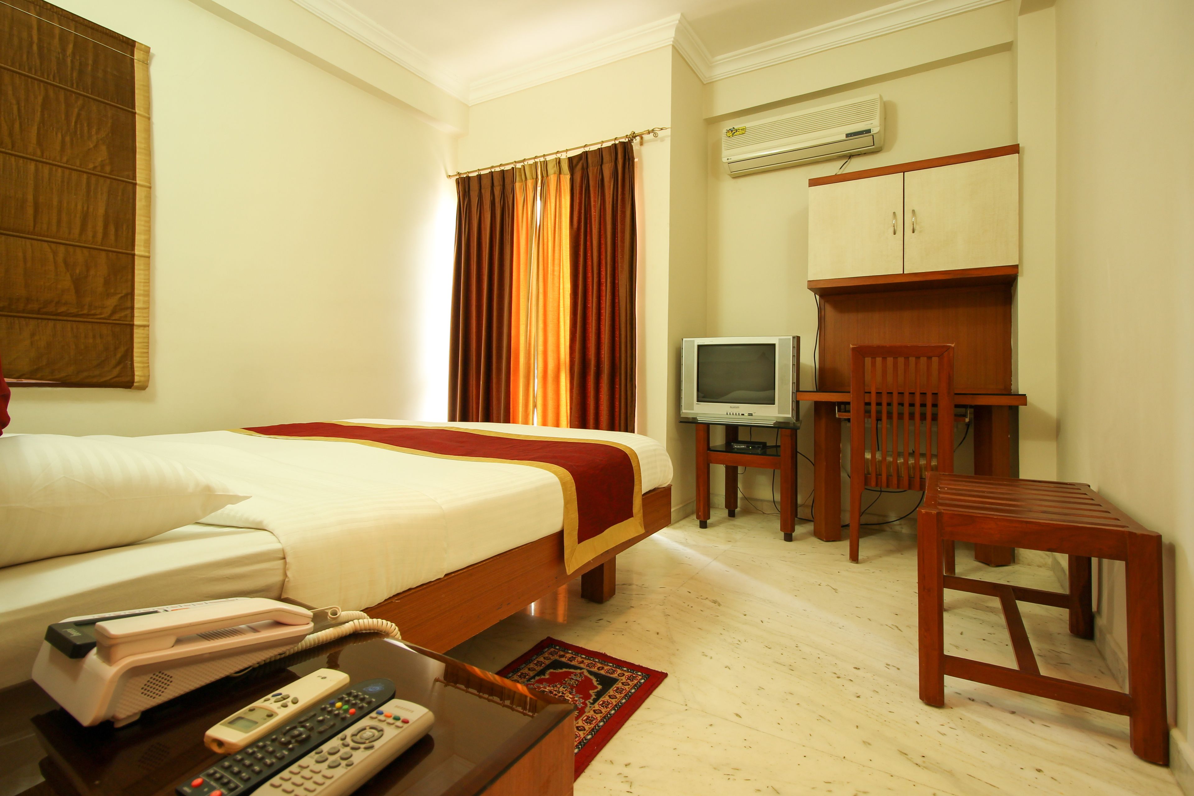 standard double or twin room, 1 double bed, private bathroom | free wifi