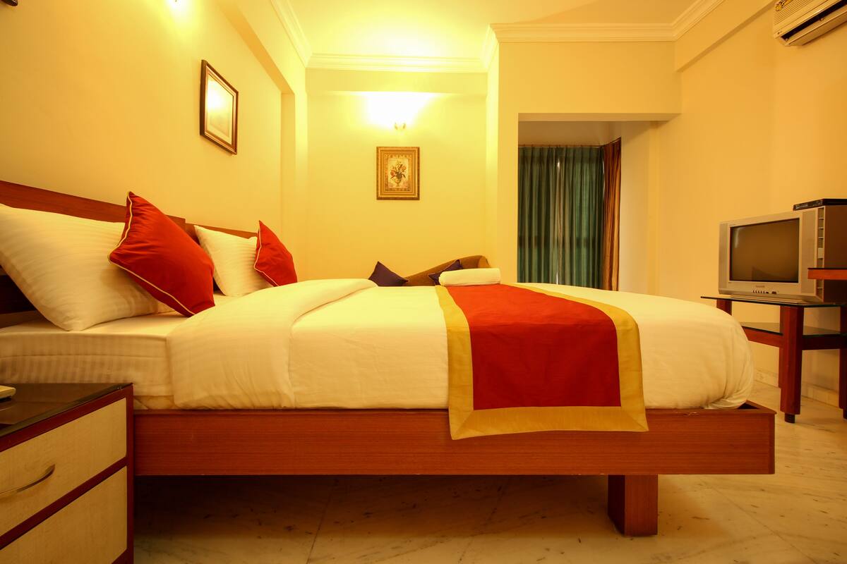 standard double or twin room, 1 double bed, private bathroom | free wifi