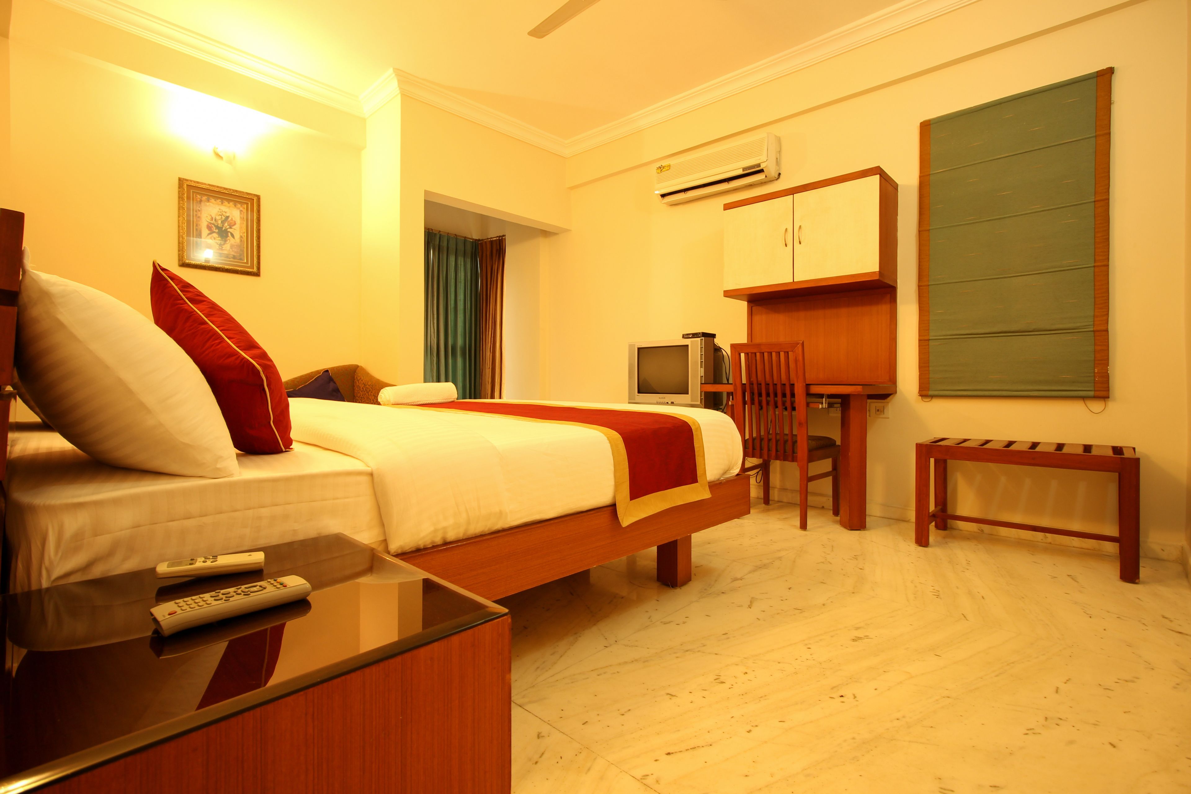 standard double or twin room, 1 double bed, private bathroom | free wifi