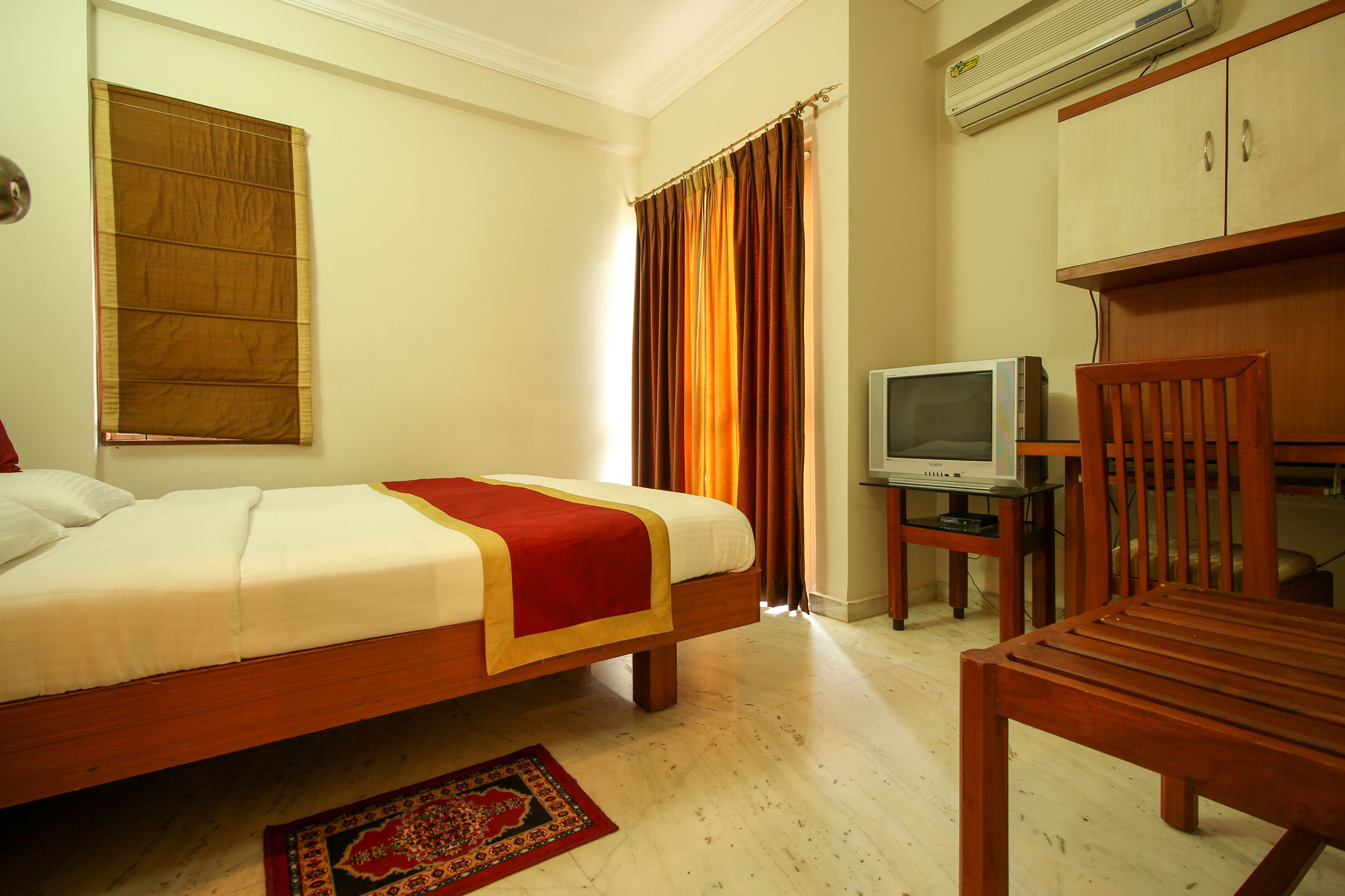 standard double or twin room, 1 double bed, private bathroom | free wifi