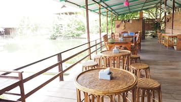 Nhà hàng