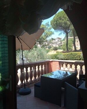 Luxury-Suite, 2 Schlafzimmer | Terrasse/Patio