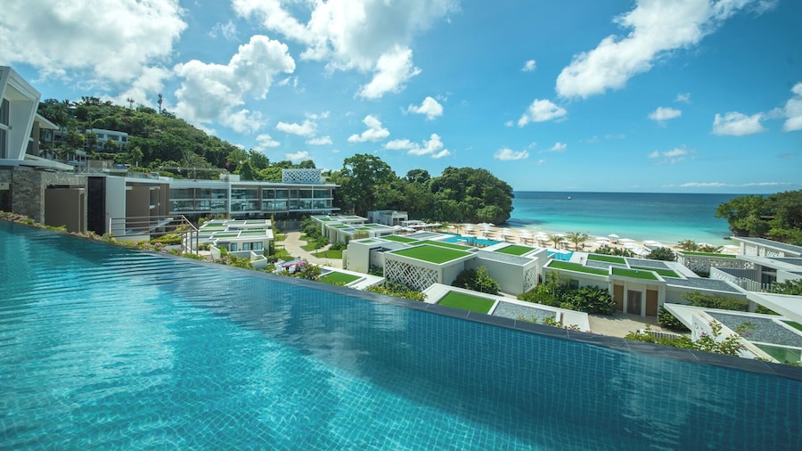 Crimson Resort & Spa Boracay