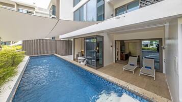 Minibar, in-room safe, desk, soundproofing