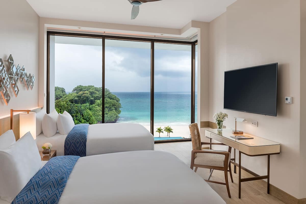 suite seaview | minibar, in-room safe, desk, soundproofing