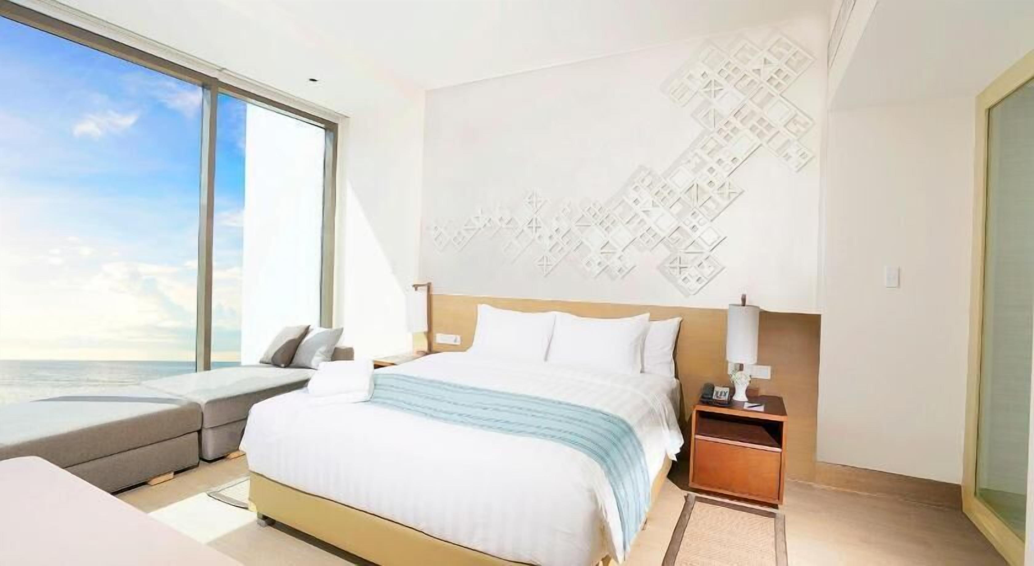 Minibar, in-room safe, desk, soundproofing