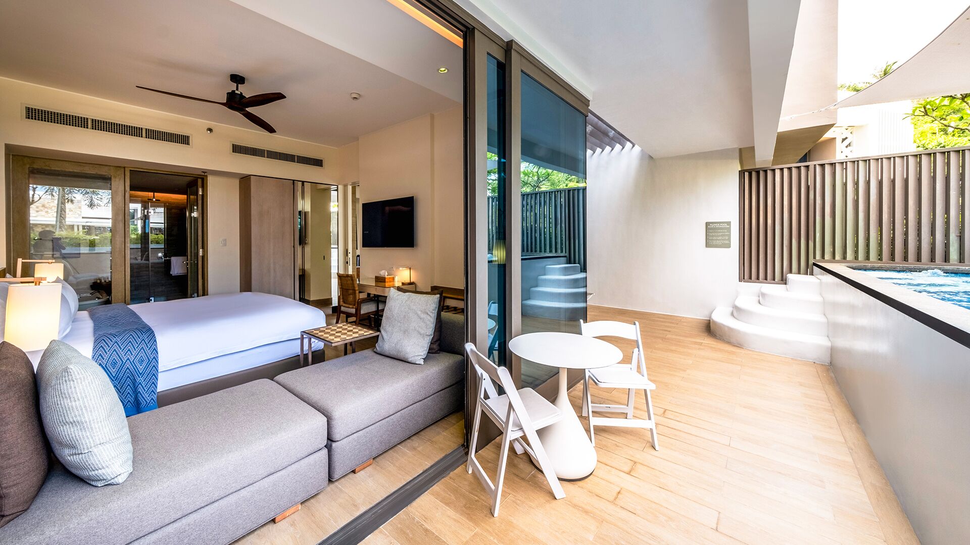 suite with plunge pool | minibar, in-room safe, desk, soundproofing