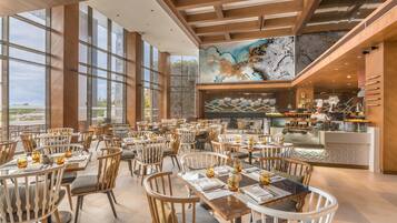 Daily buffet breakfast (PHP 1300 per person)