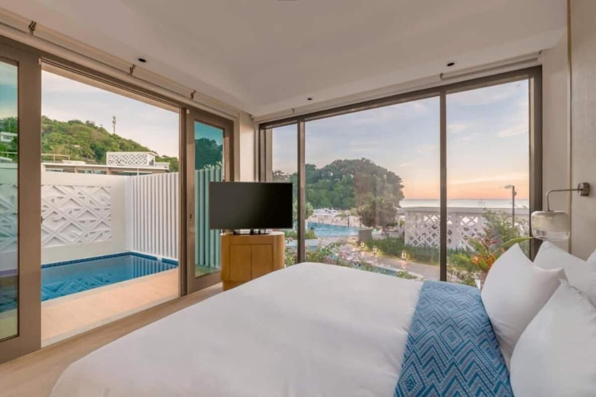 Minibar, in-room safe, desk, soundproofing