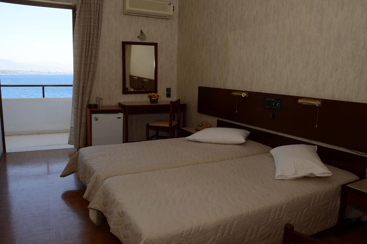 Free rollaway beds, free WiFi, bed sheets