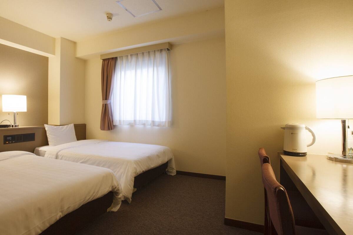 Desk, WiFi (free), bed sheets