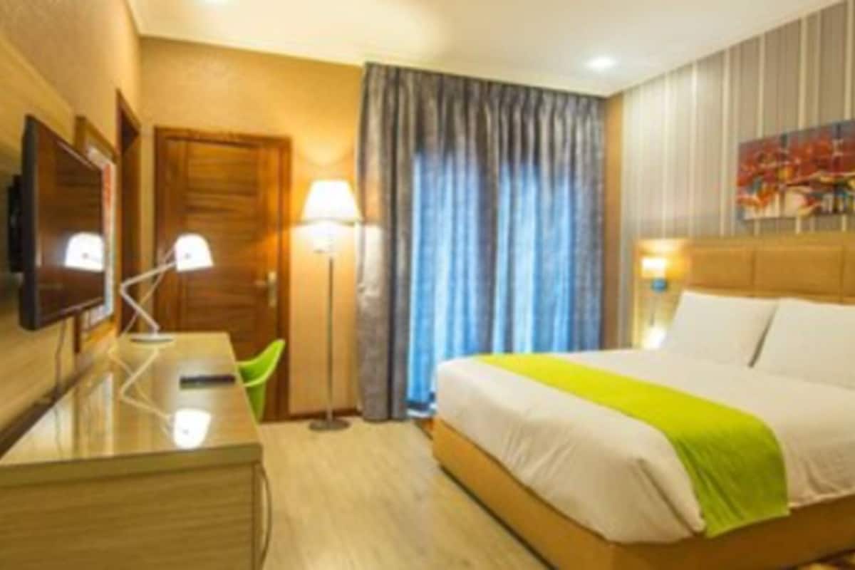 minibar, in-room safe, desk, soundproofing