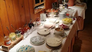 Desayuno bufé gratuito y diario