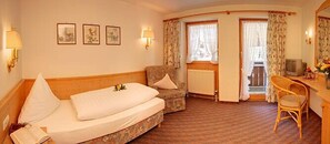 Superior Single Room, Non Smoking, Balcony | In-room safe, free cribs/infant beds, rollaway beds, free WiFi