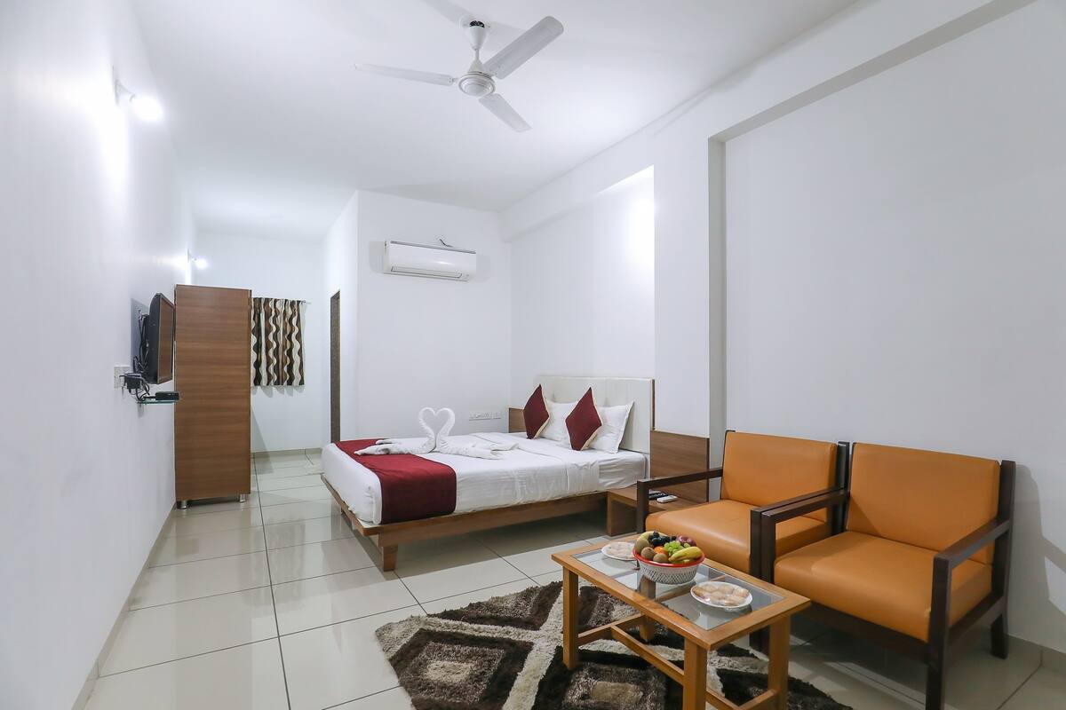 Chambre Double Deluxe, 1 lit double | Bureau, lits pliants/supplémentaires, Wi-Fi gratuit