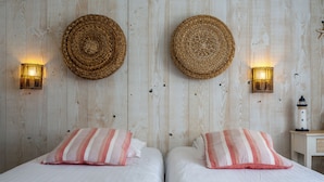 Unclassified image, 5 of 26, button - Hotel La Roseraie (Fouras)