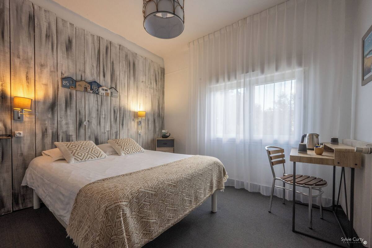 Standard Double Room | 1 bedroom, blackout drapes, iron/ironing board (on request), WiFi (free)