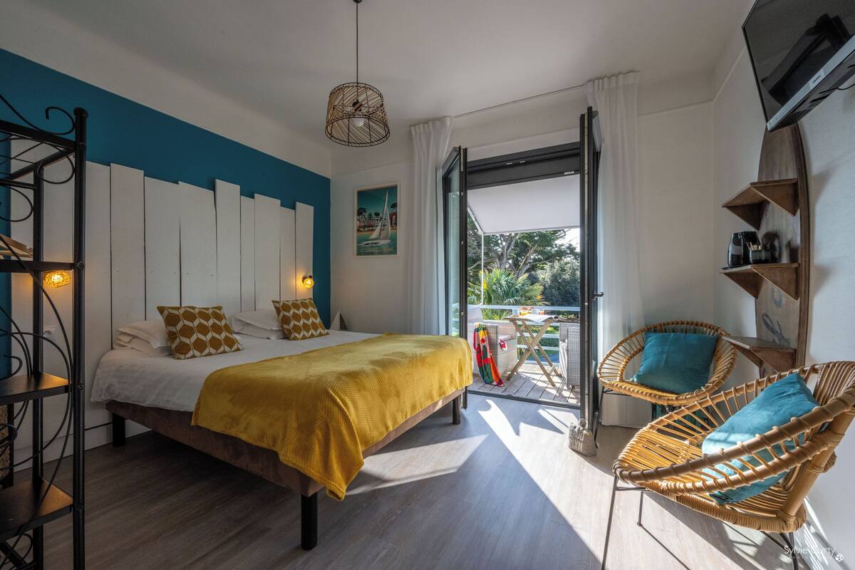 Double Room, Terrace, Ocean View | 1 bedroom, blackout drapes, iron/ironing board (on request), WiFi (free)
