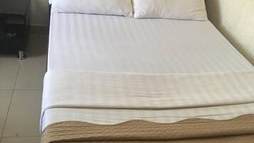 Bàn, phòng cách âm, truy cập Internet không dây miễn phí