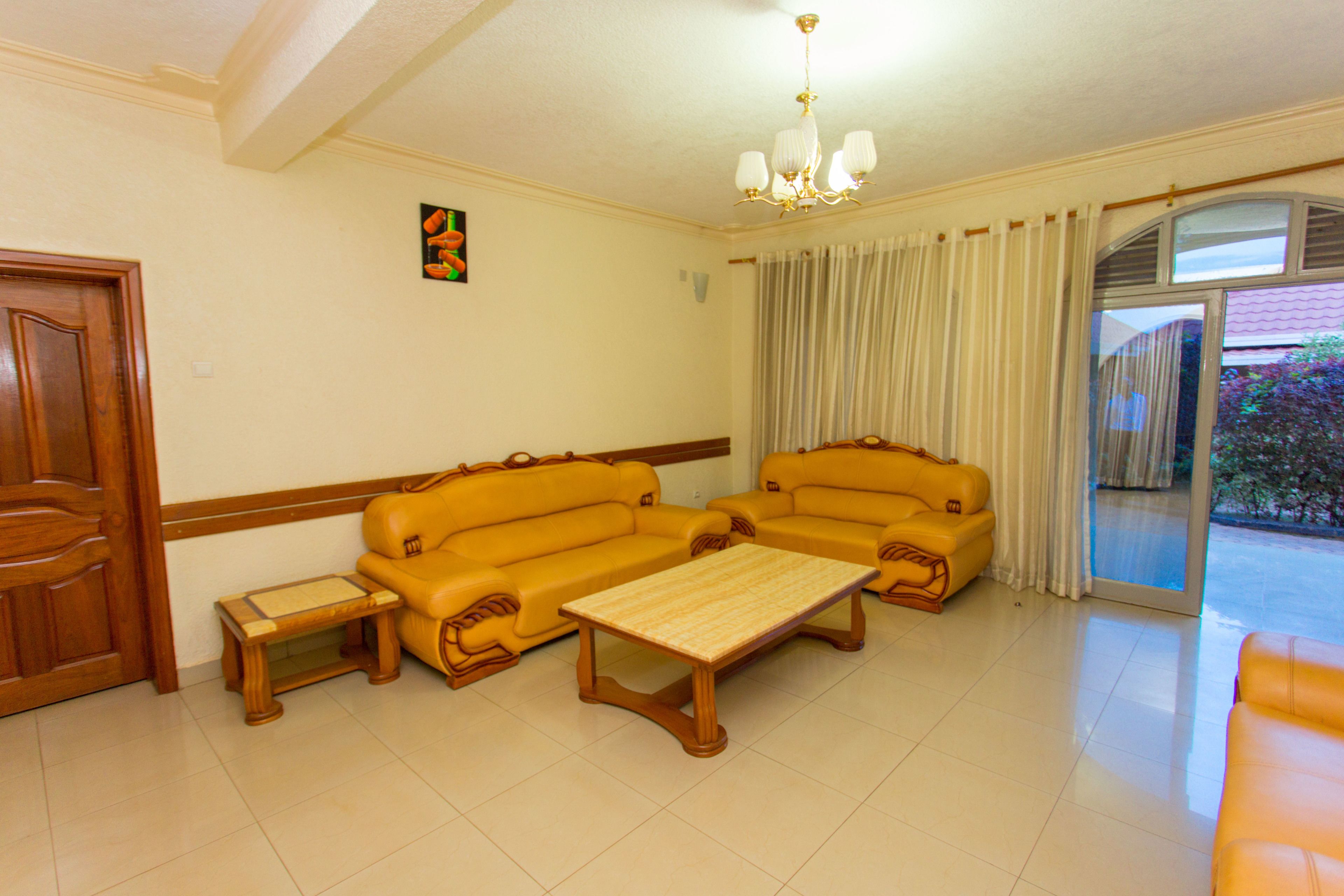 Coin salon dans le hall