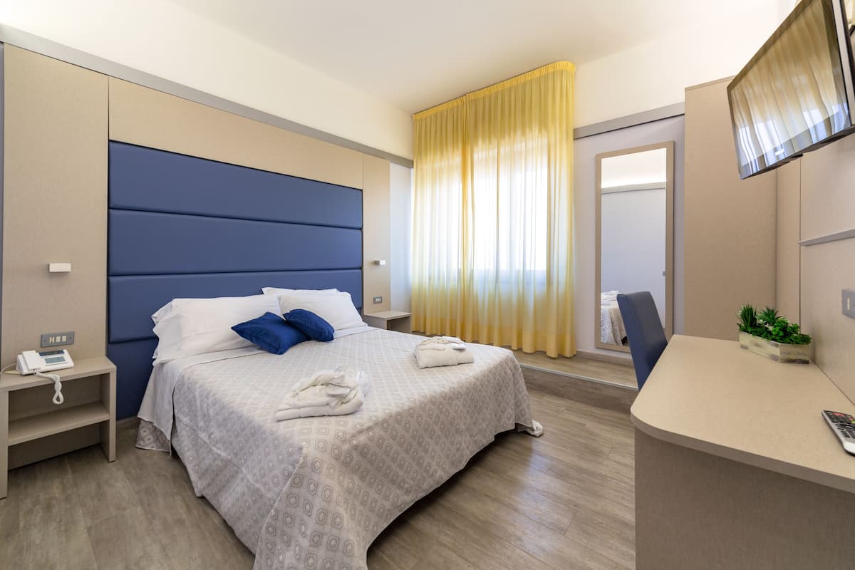 minibar, in-room safe, desk, cots/infant beds