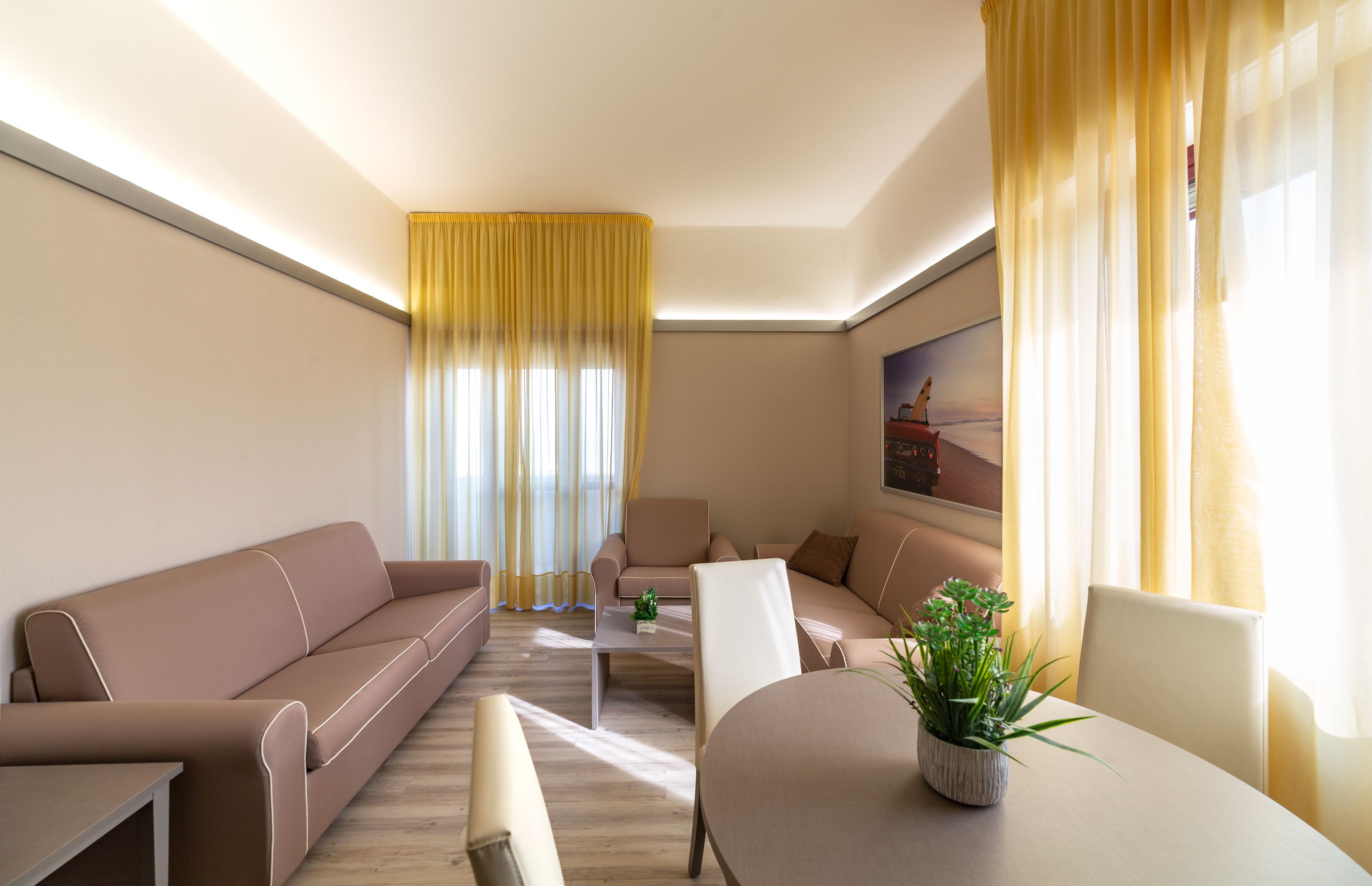 suite, connecting rooms | living area | flat-screen tv