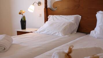 Deluxe House, 2 Bedrooms | Premium bedding, Tempur-Pedic beds, minibar, individually decorated