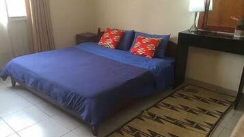 Deluxe Twin Room | In-room safe, desk, free WiFi