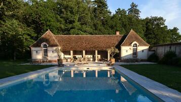 Outdoor pool, pool loungers