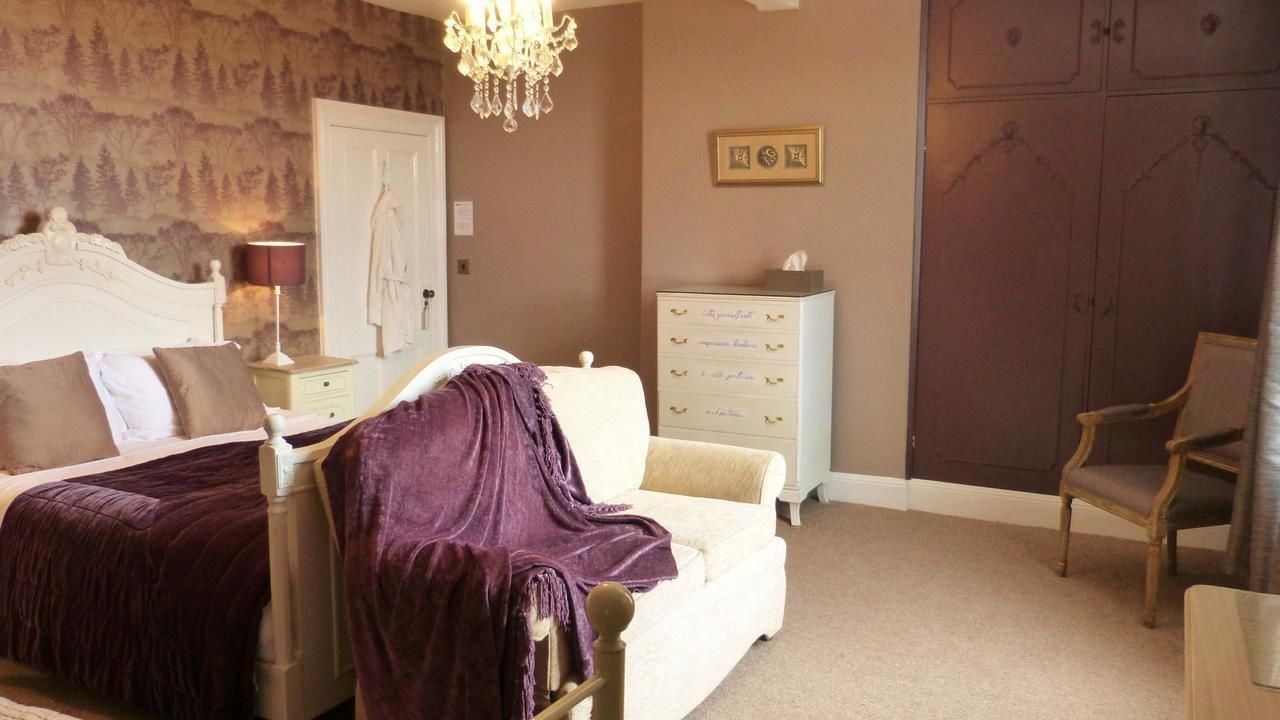 Familienzimmer, Mehrere Betten, eigenes Bad | Pillowtop-Betten, Schreibtisch, laptopgeeigneter Arbeitsplatz