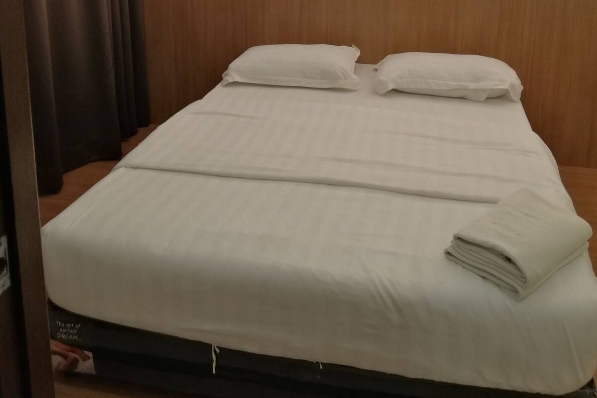 Double Standard Deluxe | Desk, iron/ironing board, free WiFi
