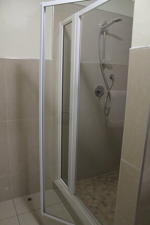 Family Double Room, 2 Bedrooms, Garden View | Bathroom shower - Eagle Views Windhoek (Windhoek)