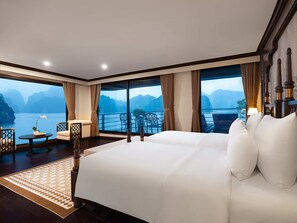 In-room safe, blackout curtains, soundproofing, bed sheets - Era Cruise Halong Bay by Venus Group (Ha Long)