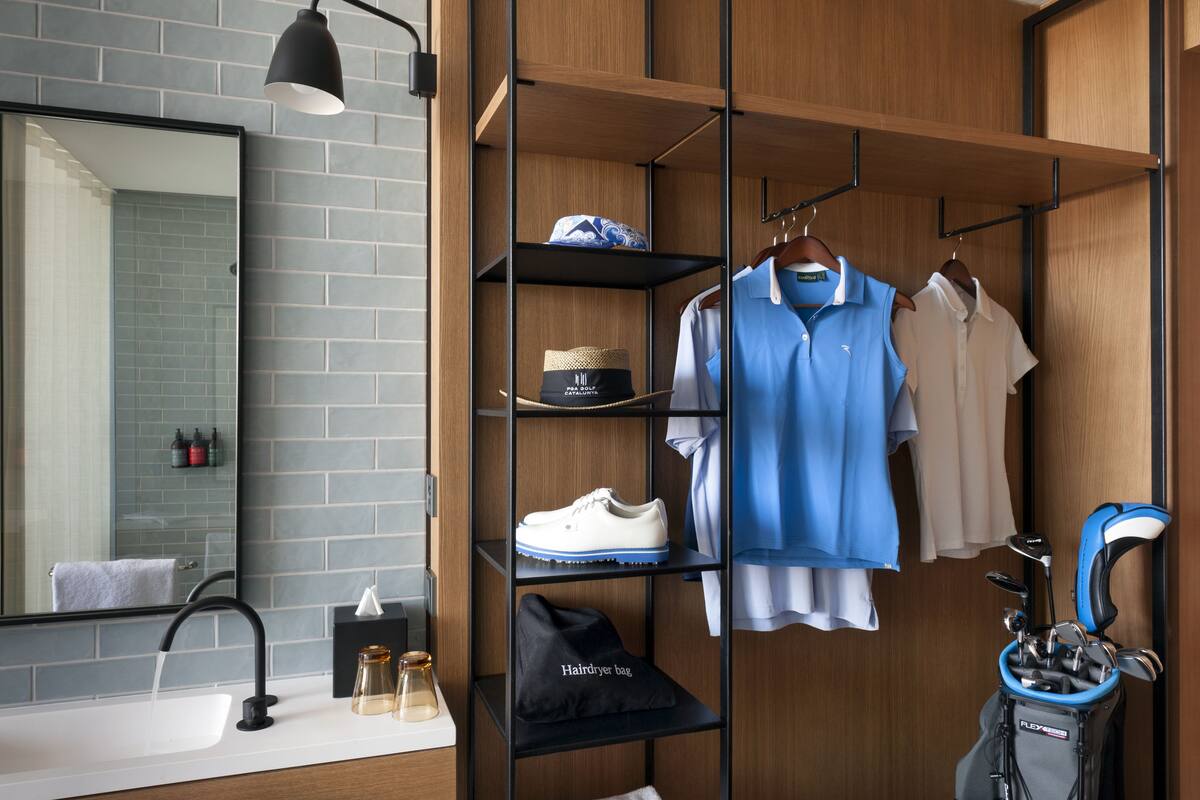 deluxe room, balcony | premium bedding, in-room safe, desk, blackout curtains